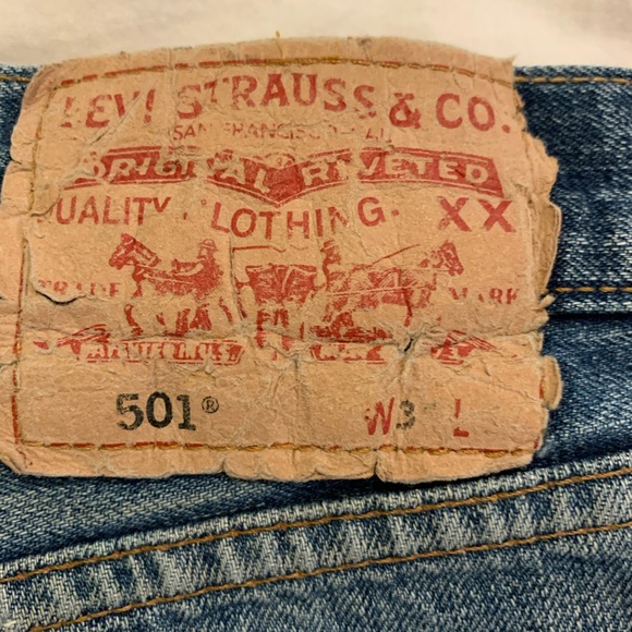 Vintage Levi shorts - Picture 5 of 5